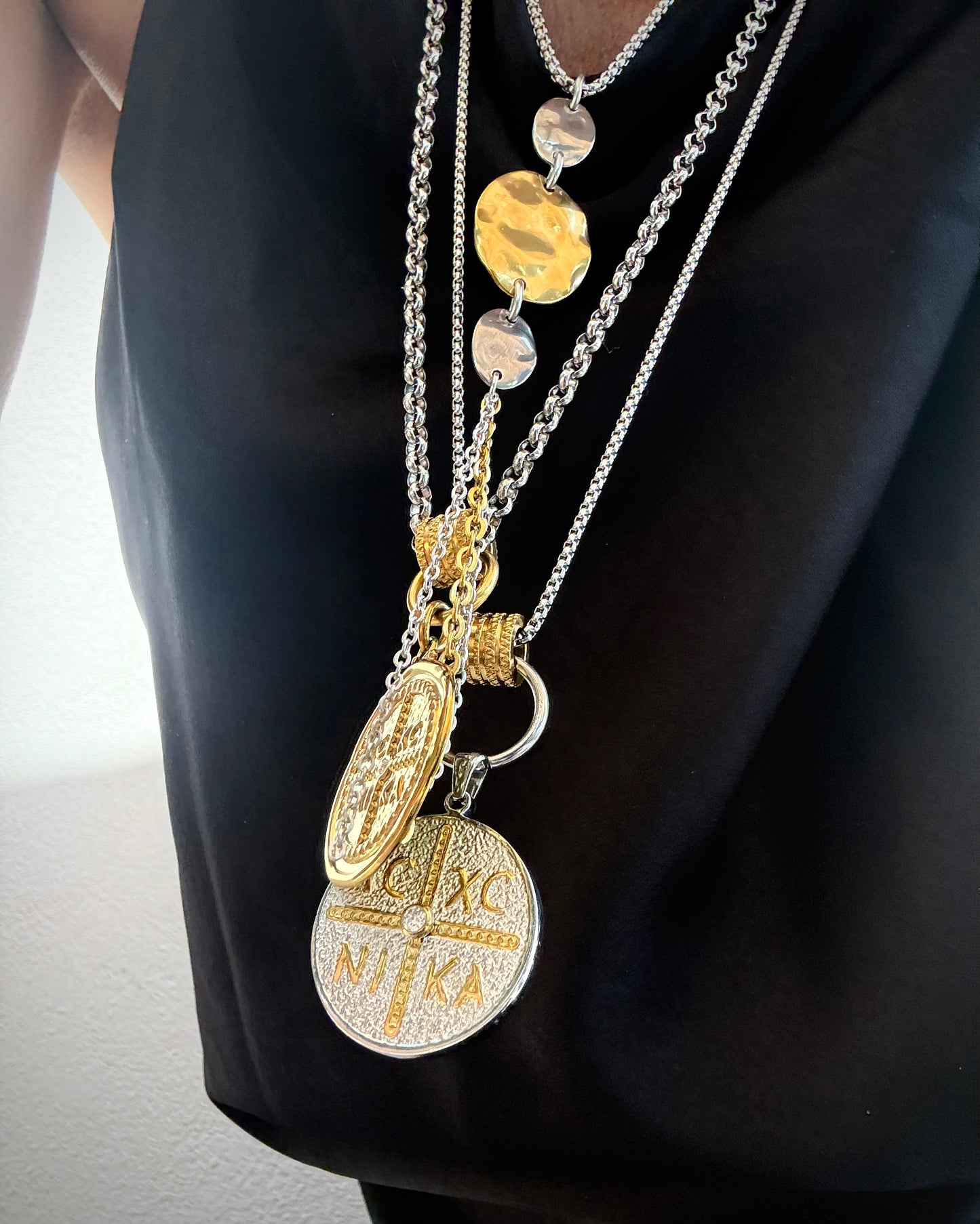 MOLTEN TIE NECKLACE