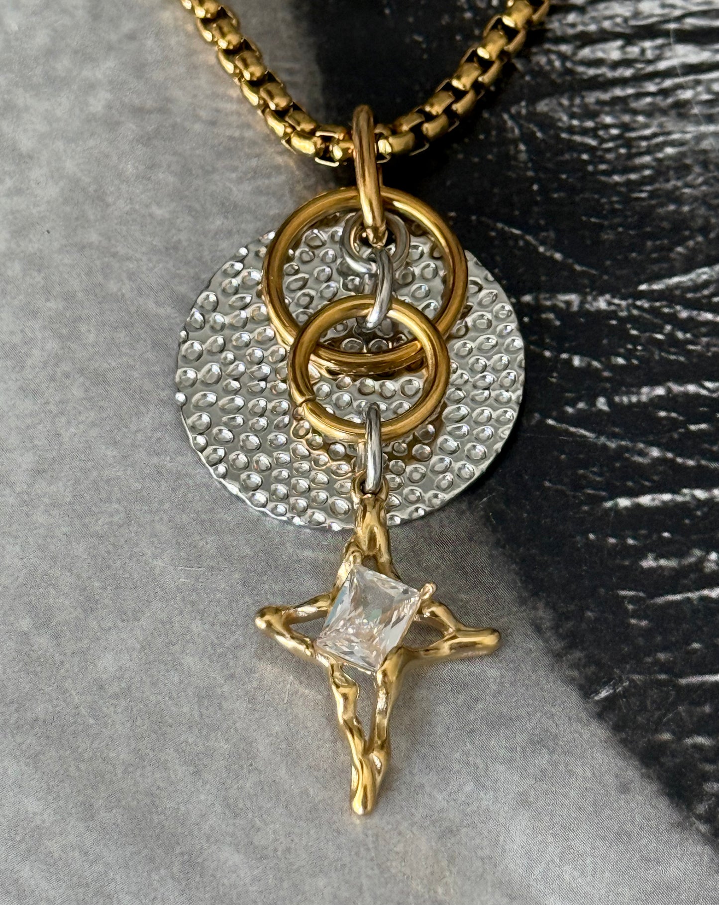 LUMINA NECKLACE