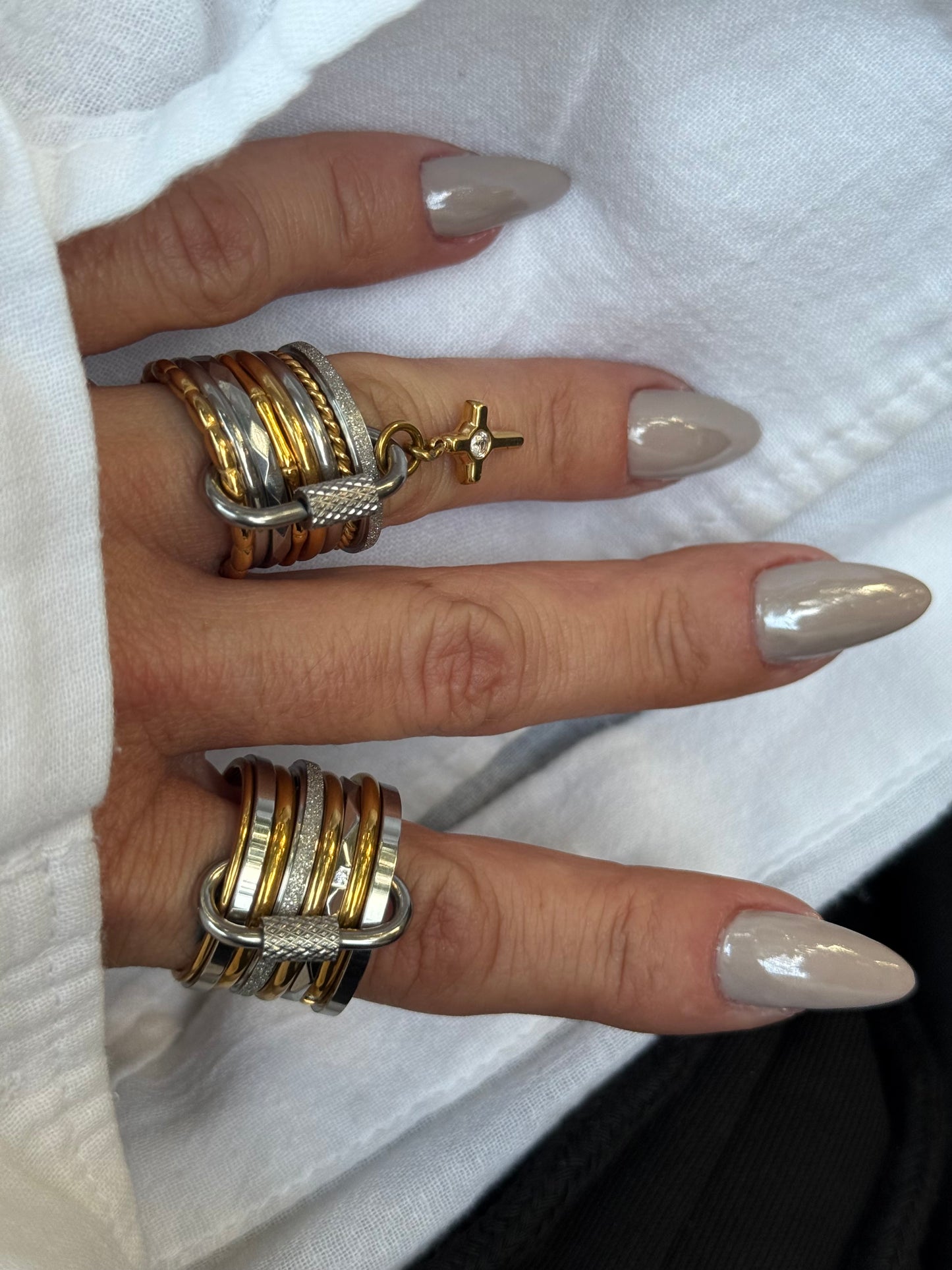 CROSSLINK EIGHT RING ( SIZE 8)