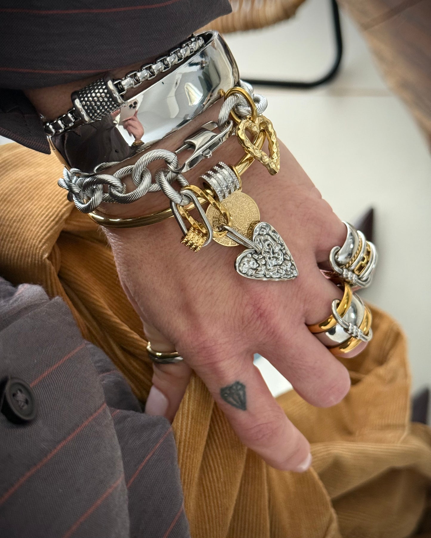 LINKED HEARTS CHAIN BRACELET