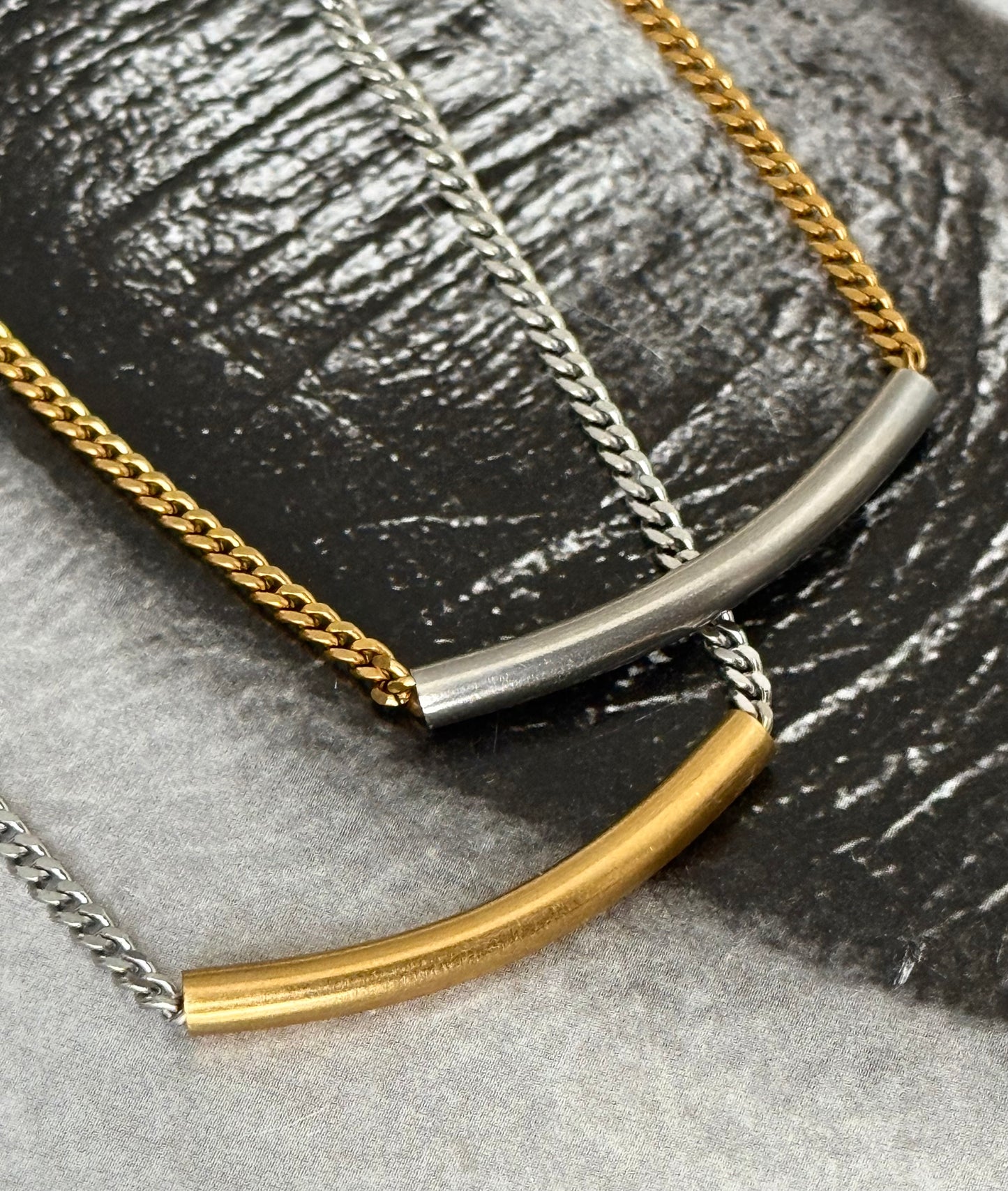 DUAL CURVE EVERYDAY NECKLACE