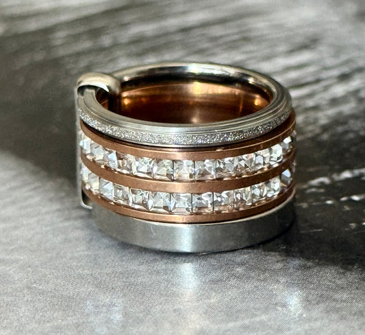 CHEVALIER TRIO RING (Size 6)