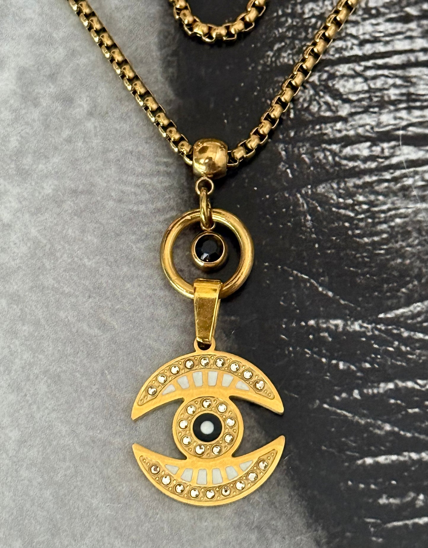 GOLDEN ECLIPSE EYE NECKLACE