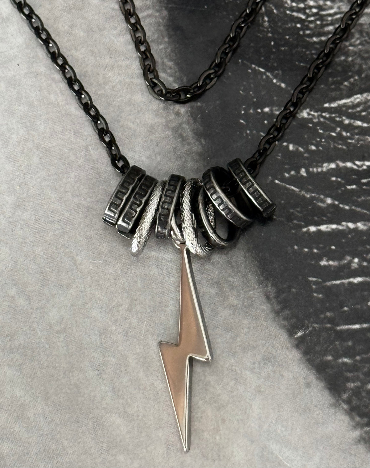 VOLT STACK NECKLACE