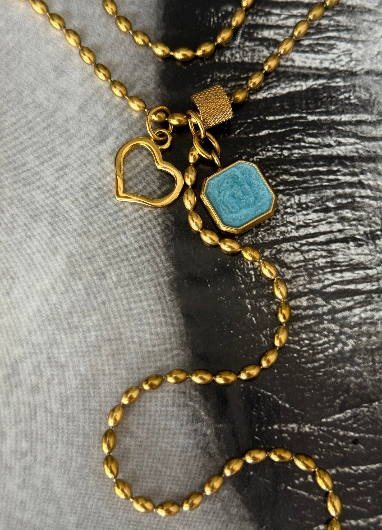 HEART & TURQUOISE TIE NECKLACE