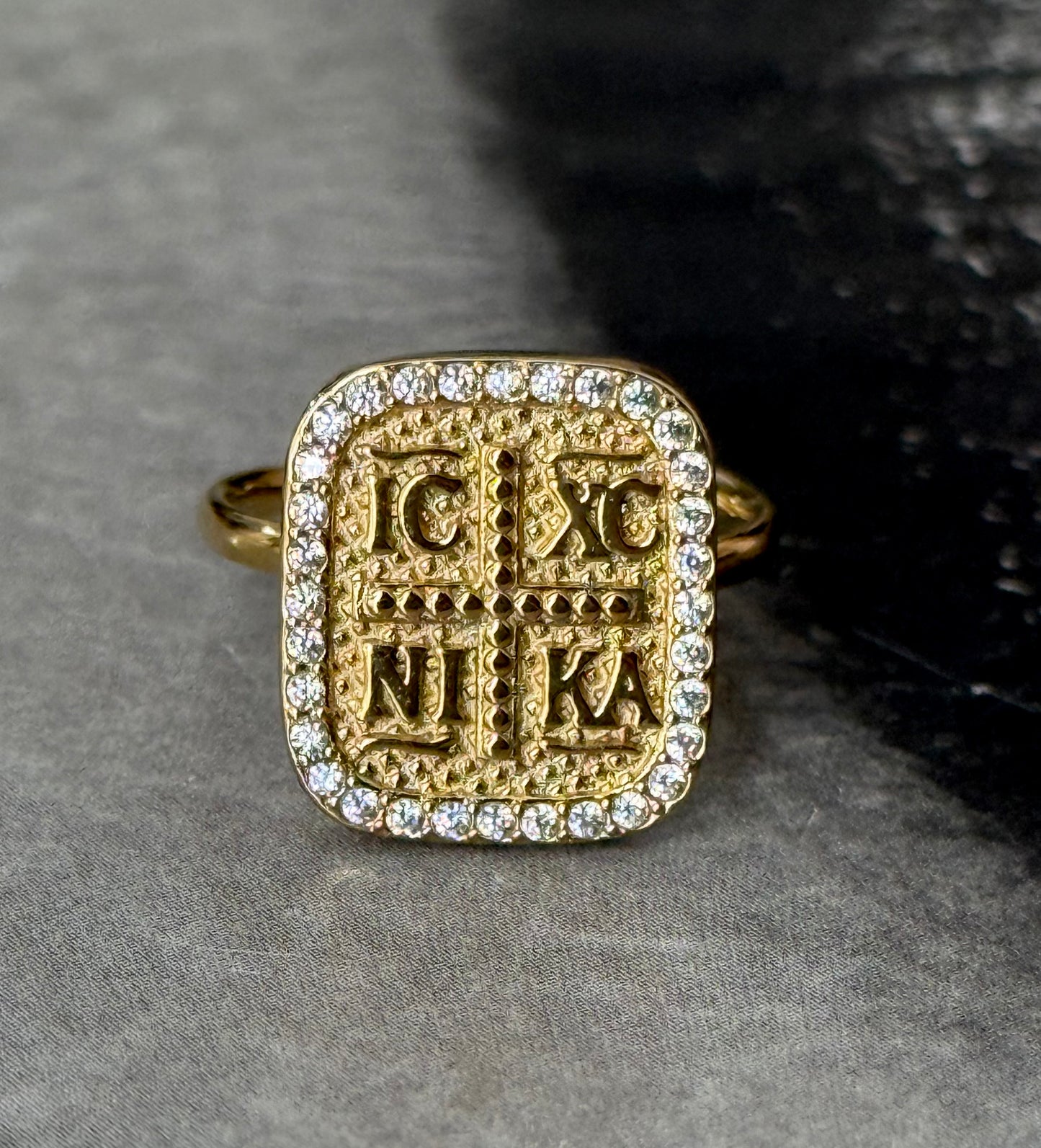 CROSSLINE SQUARE RING