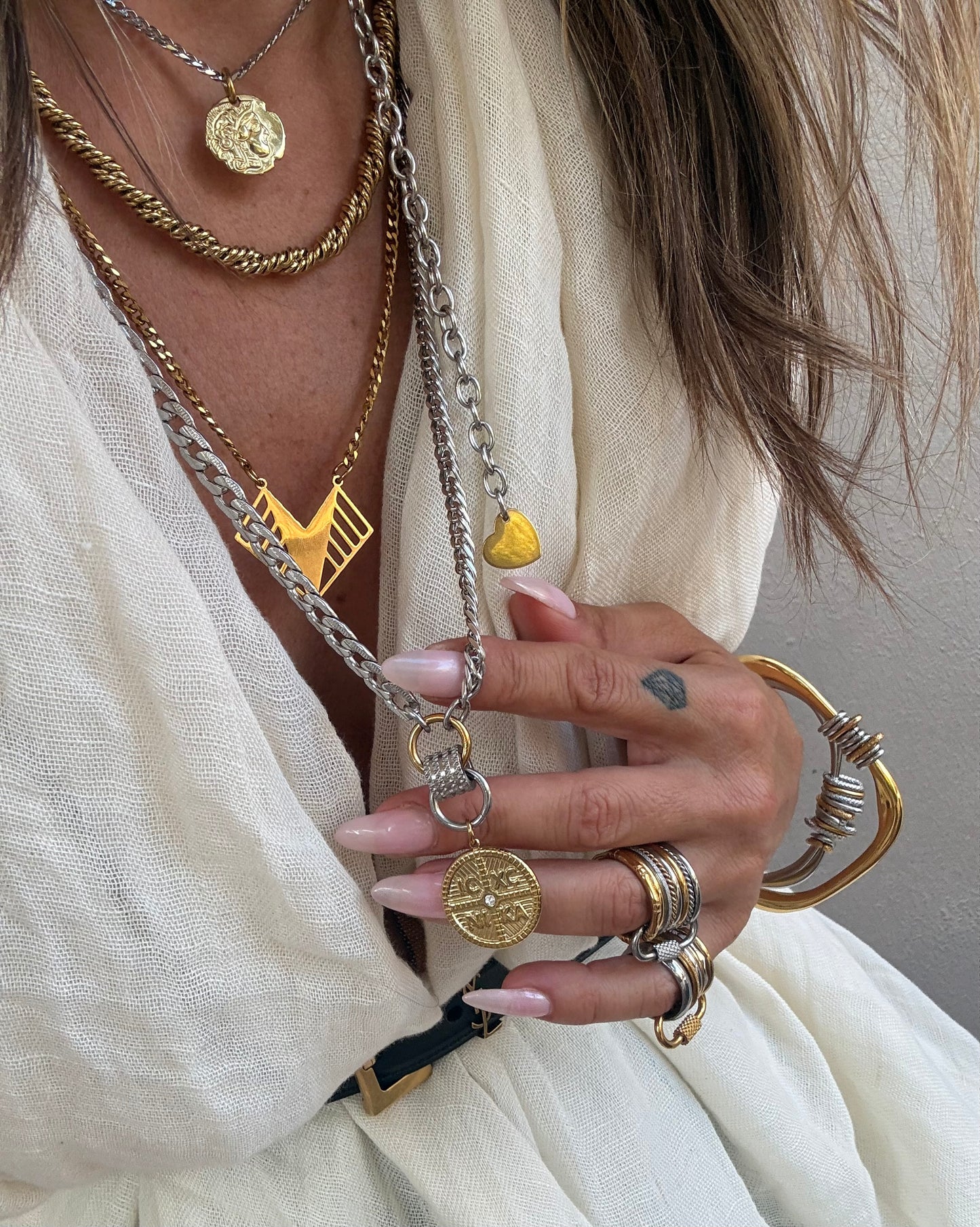 MIXED MEDALLION NECKLACE