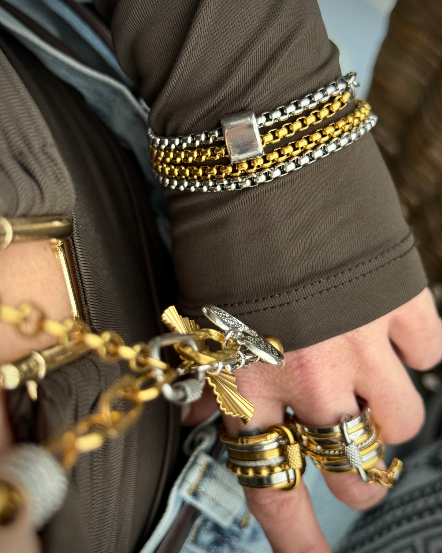 DUAL BOX CHOKER BRACELET