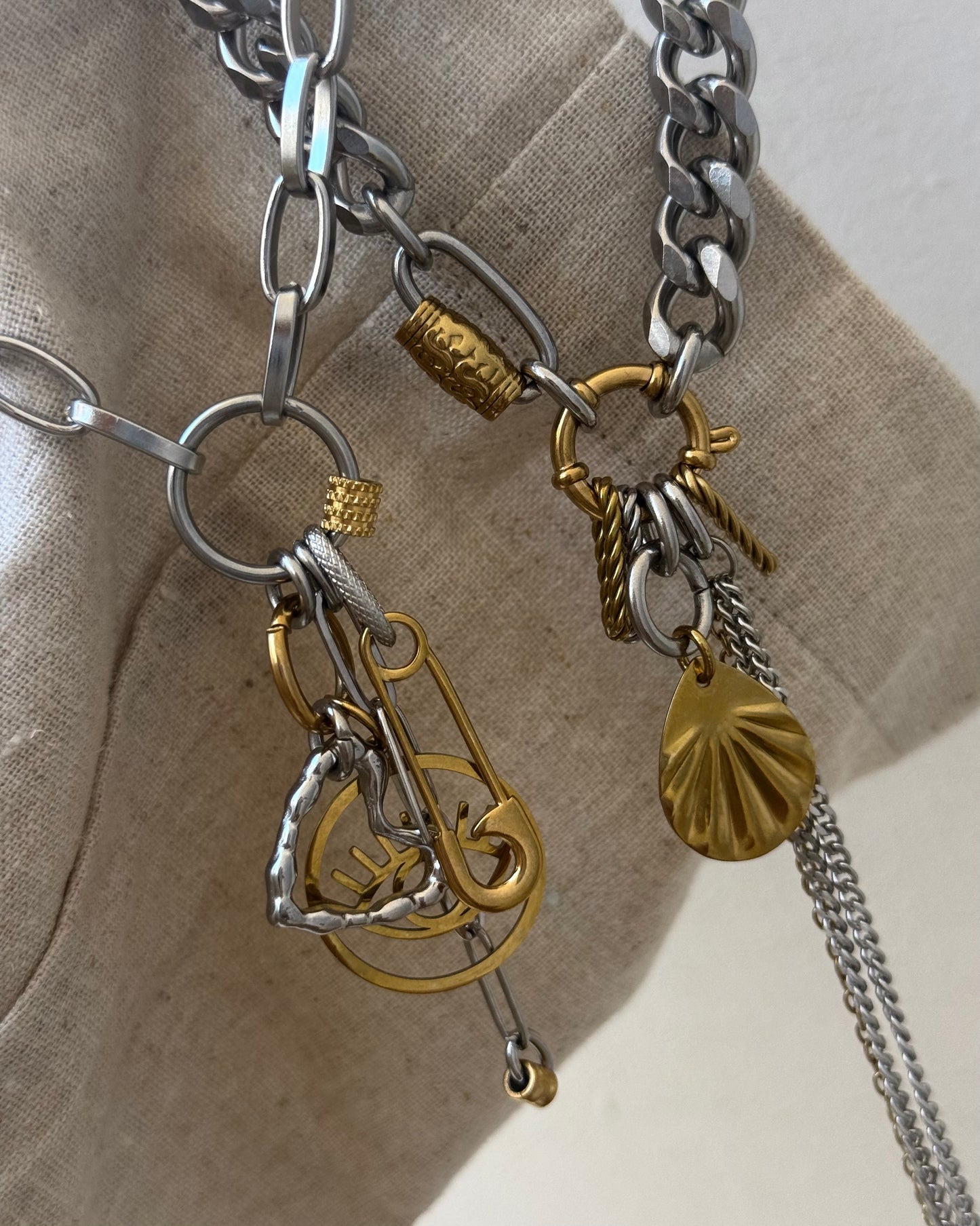 EVOLVE NECKLACE