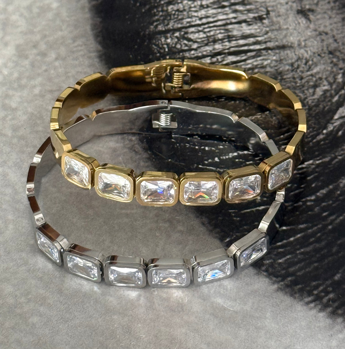 CRYSTAL EDGE BANGLE
