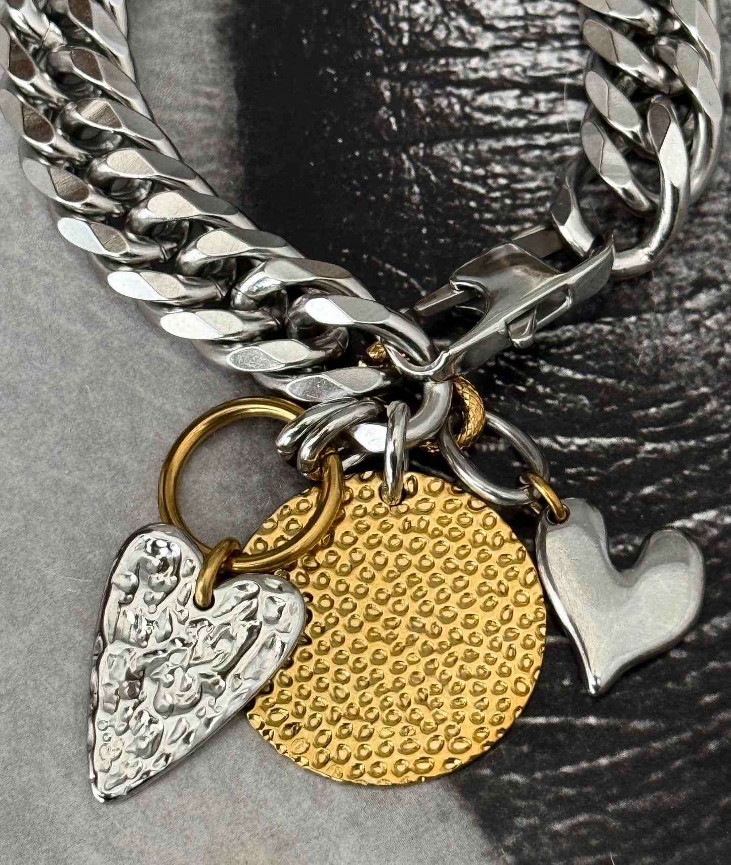 CHARM CHUNKY BRACELET