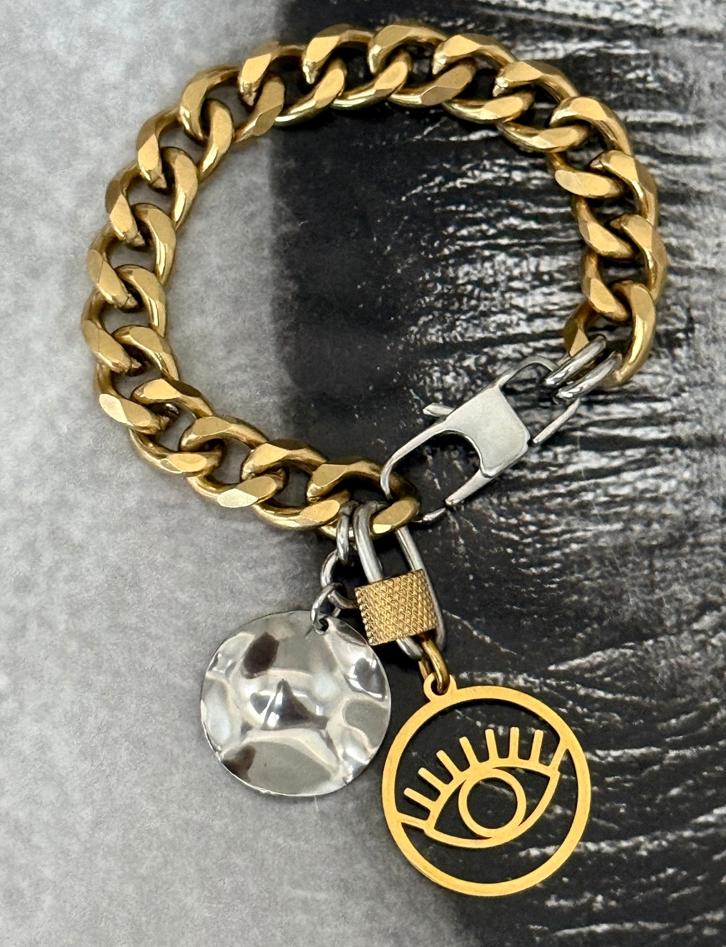GOLD EYE CHAIN BRACELET