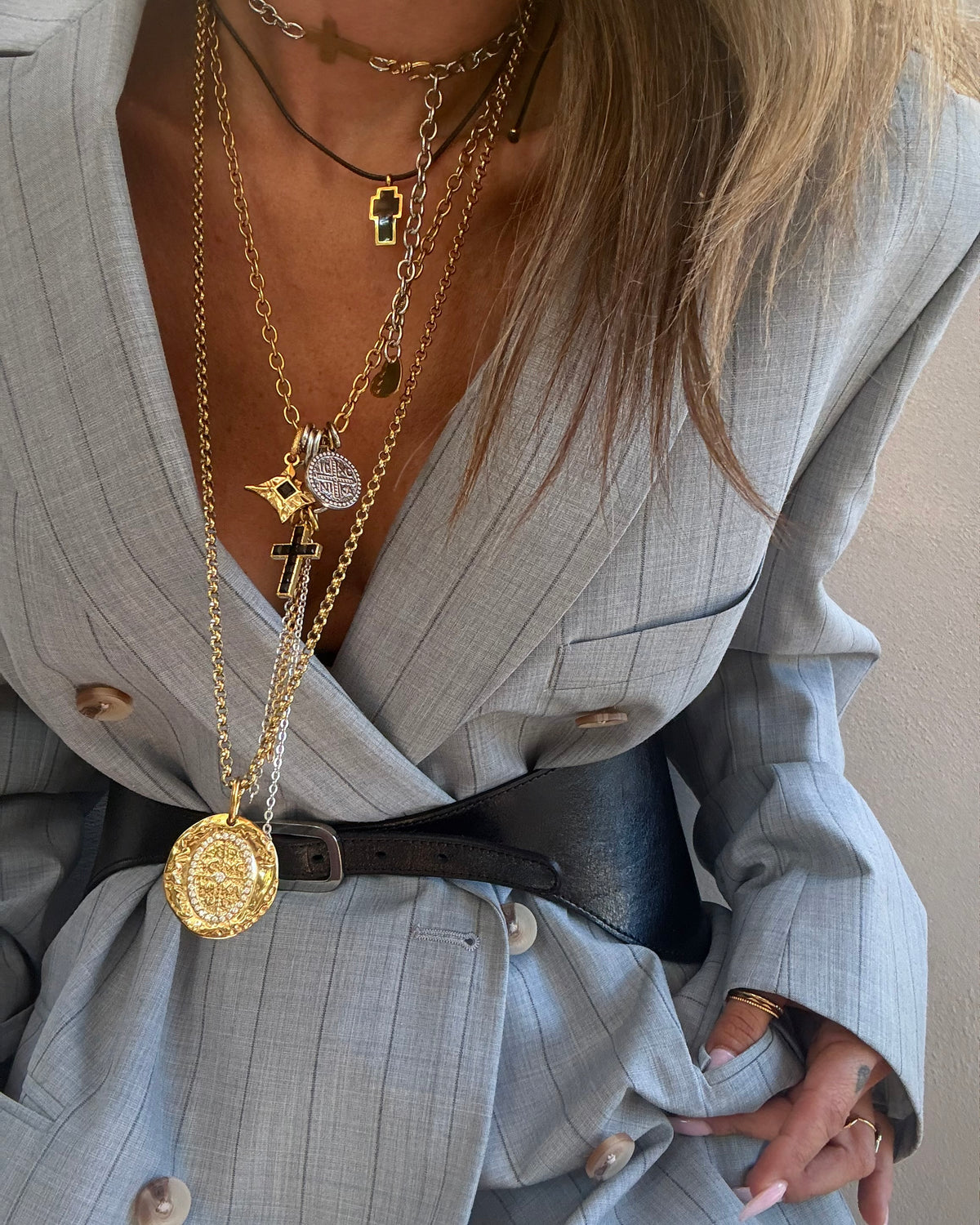 BLACK CROSS TIE NECKLACE