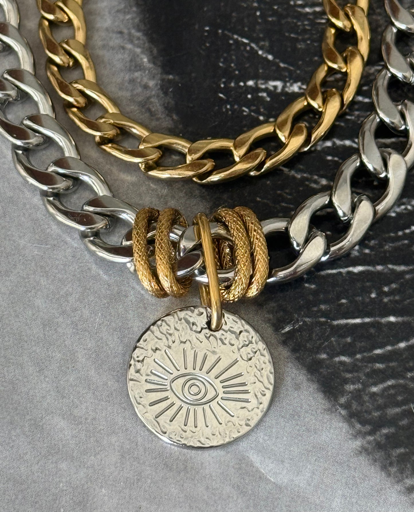 DUAL VISION NECKLACE