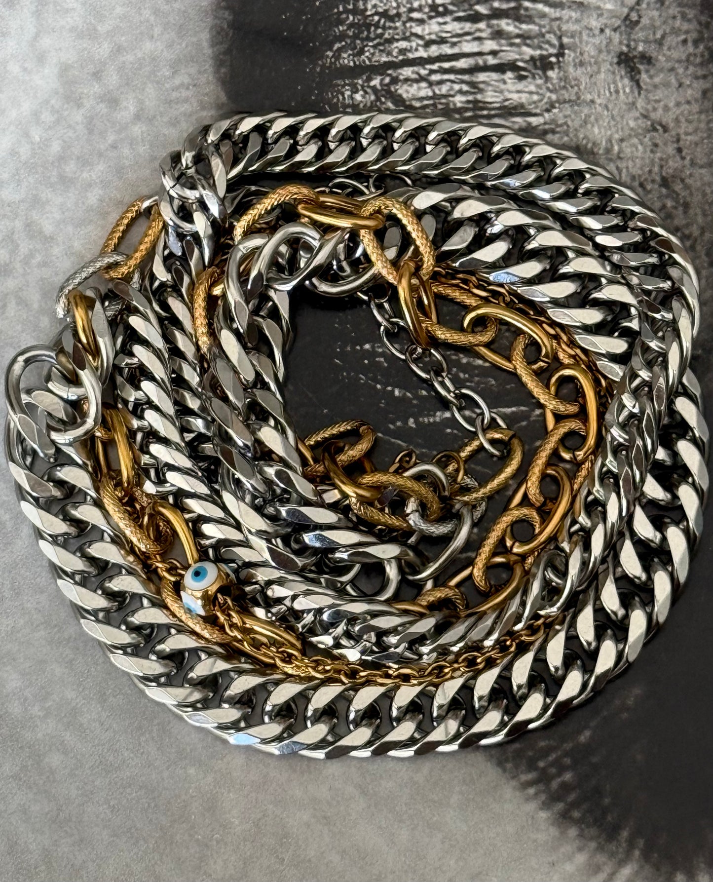 LAYERED CHOKER BRACELET