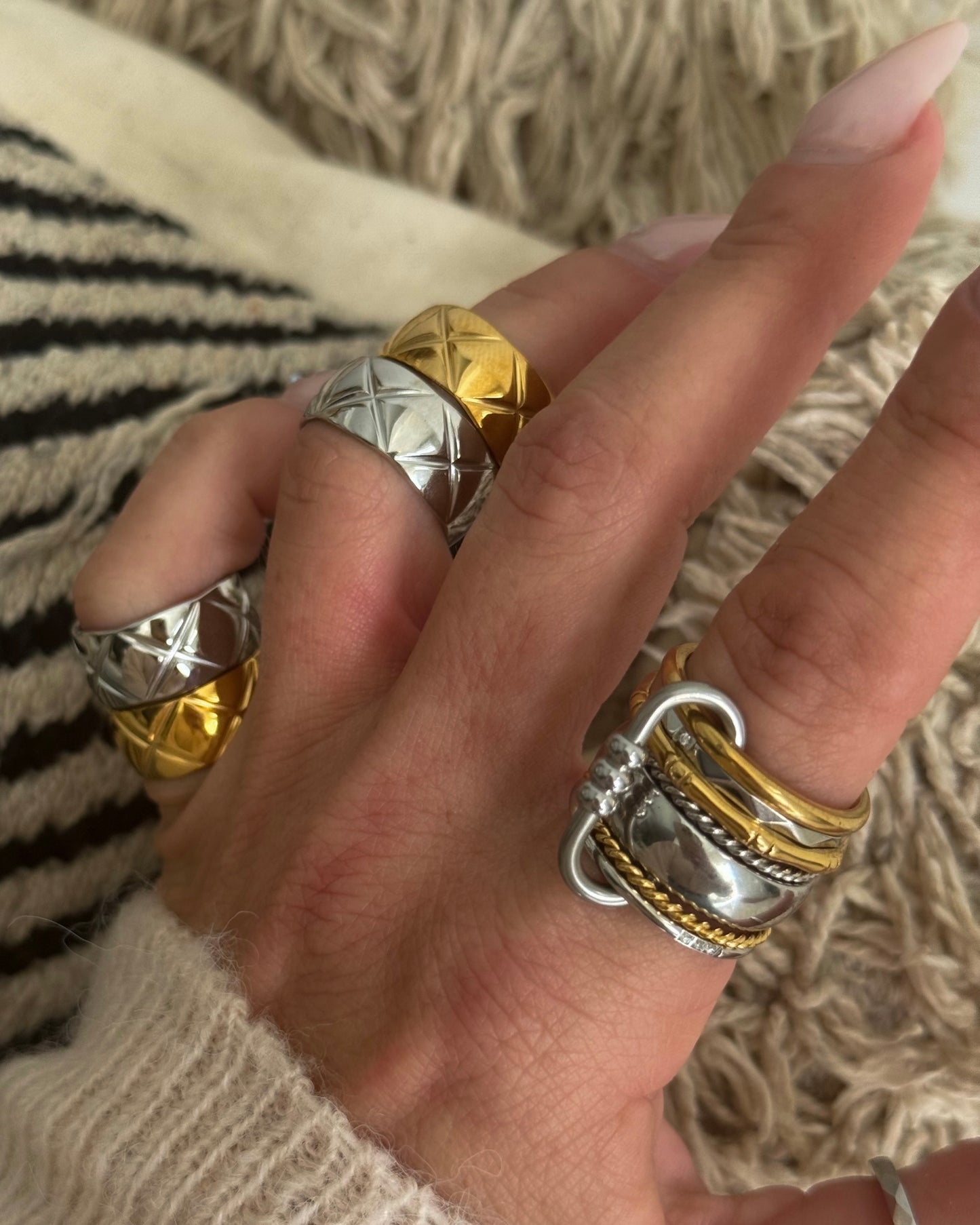 CHEVALIER QUILTED GOLD RING (SIZE 5-6)