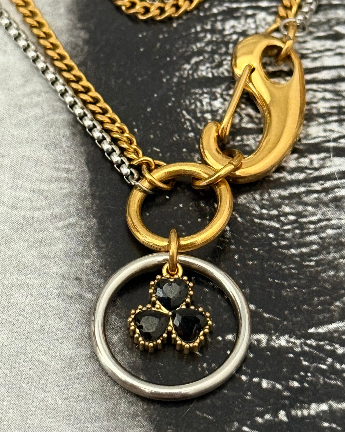 MIX & METAL CLOVER NECKLACE