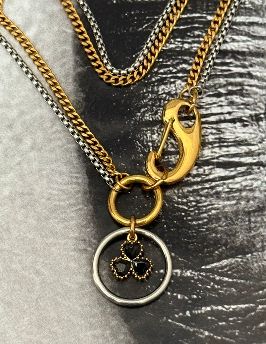 MIX & METAL CLOVER NECKLACE