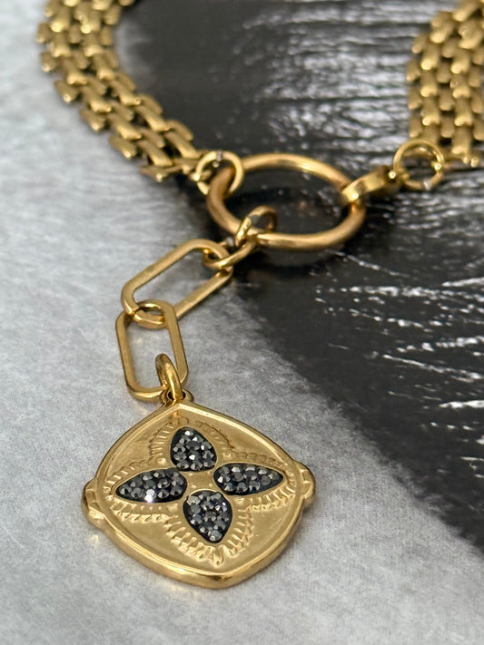 GOLDEN MEDALLION NECKLACE