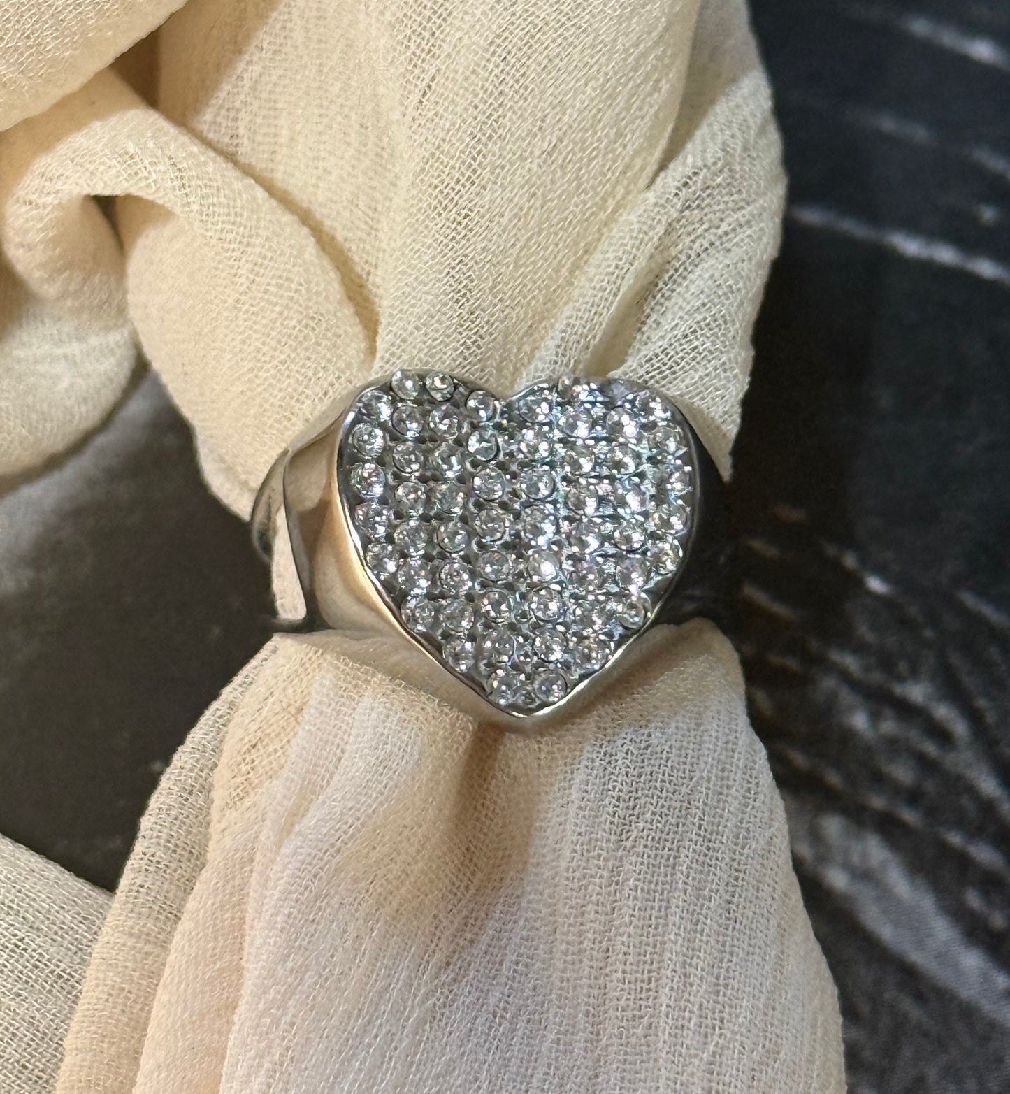 BOLD HEART RING