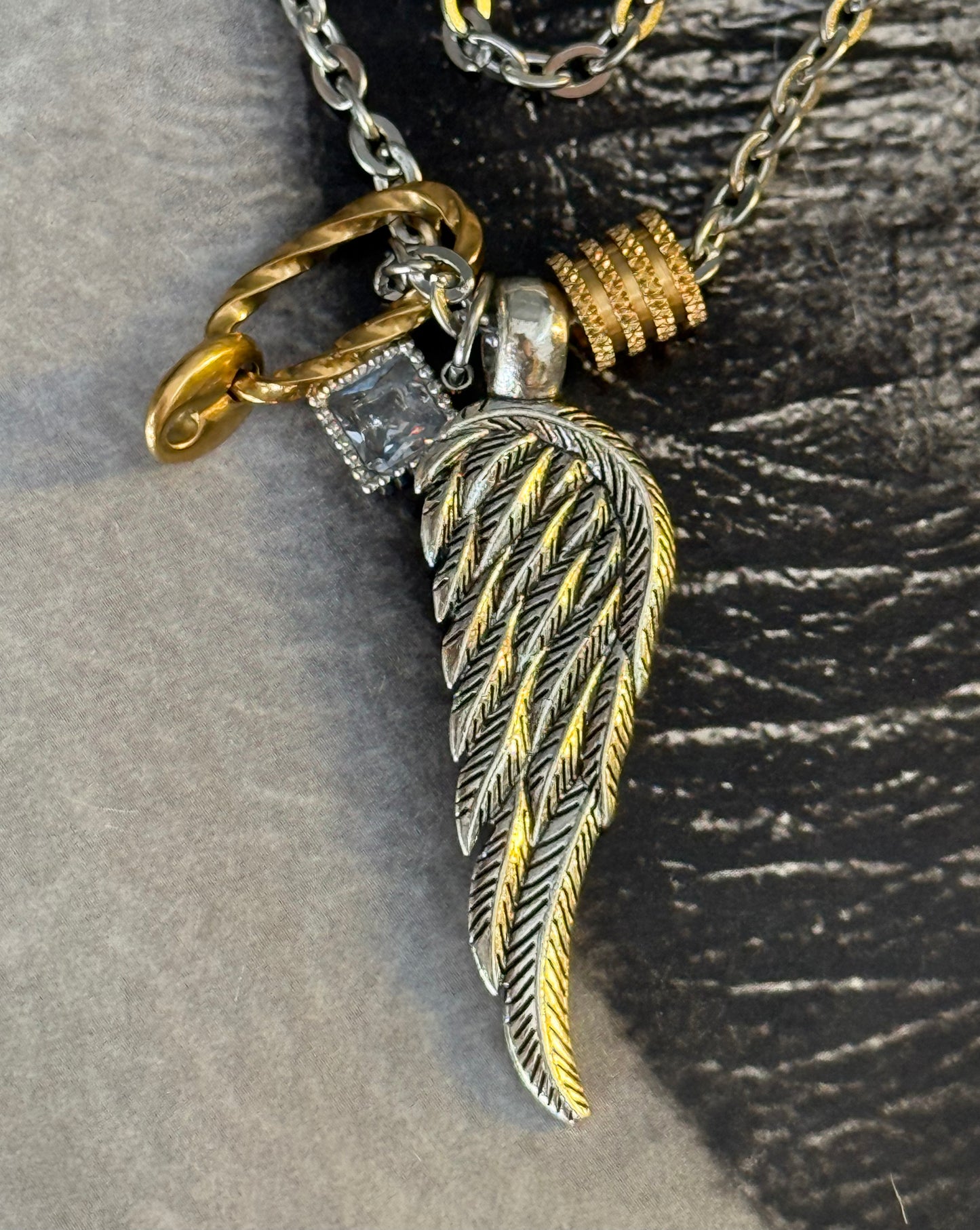 ANGEL WING NECKLACE