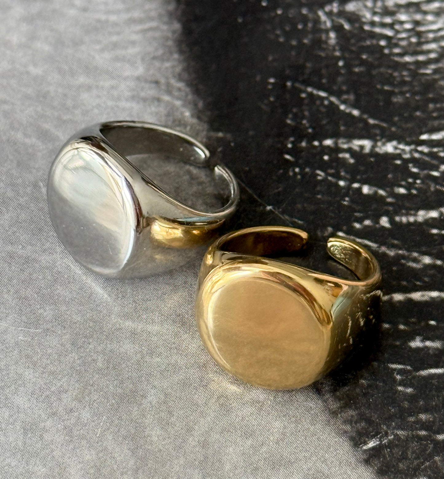 CHEVALIER SIGNATURE RING