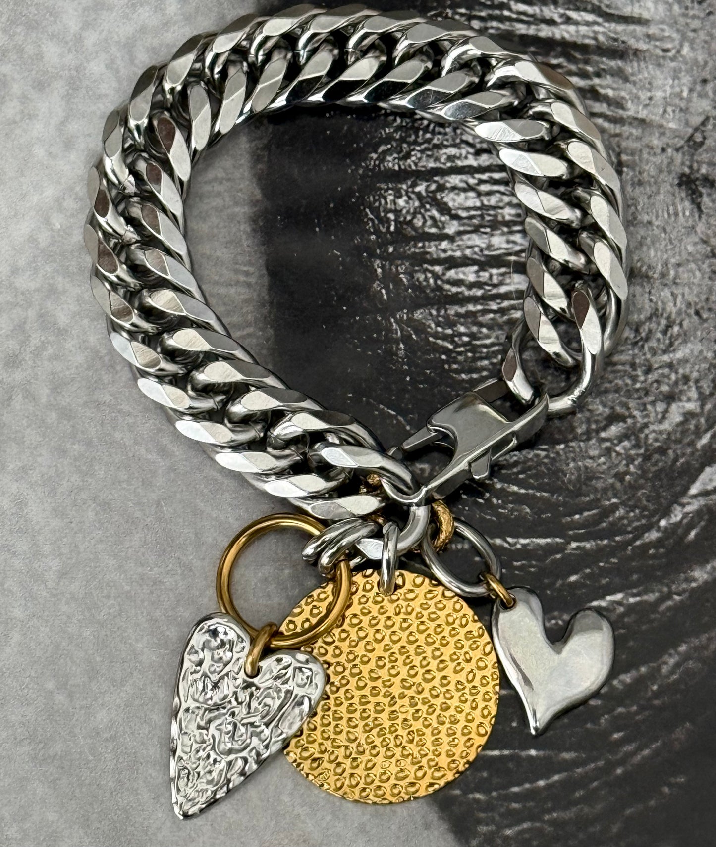 CHARM CHUNKY BRACELET