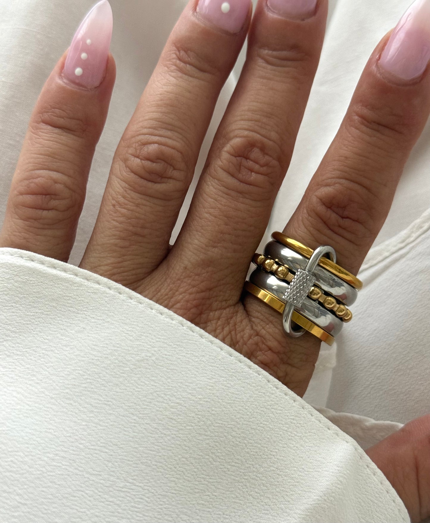 THE LINK RING (SIZE 9)