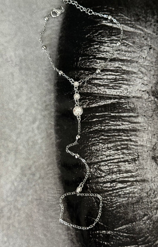 SILVER HAND RING