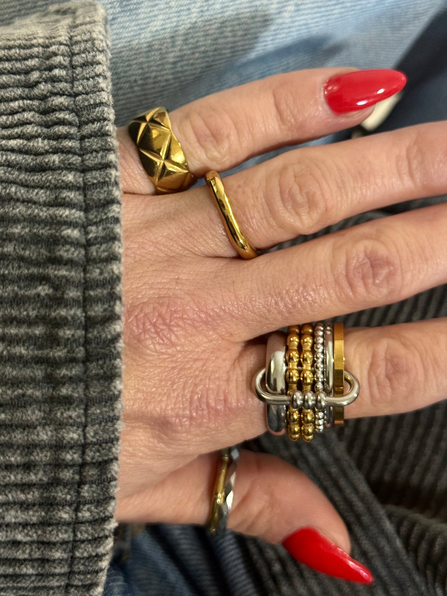 SQUARE GOLD MINIMAL RING