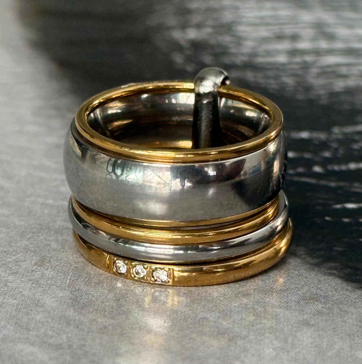 CHEVALIER CONNECTED RING (SIZE 6)