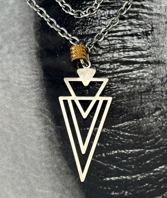 TRIANGLE EDGE NECKLACE