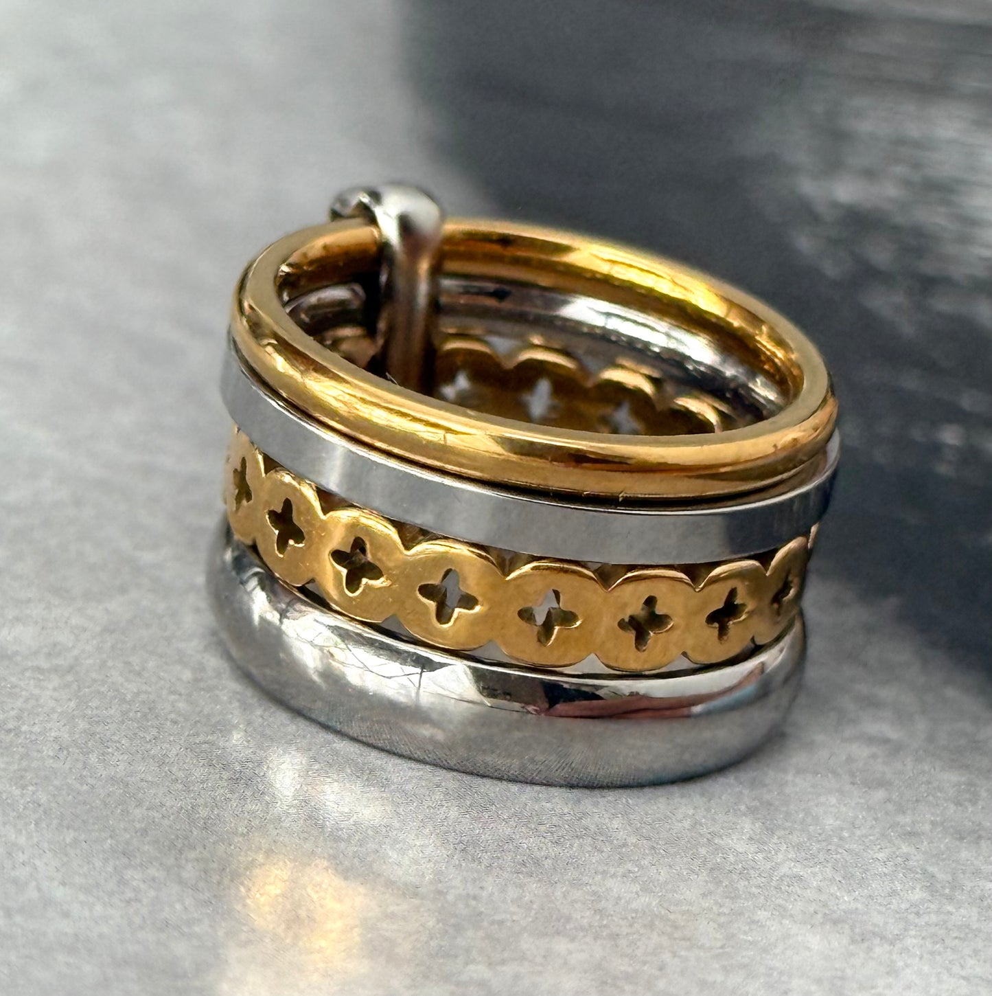 URBAN CROSS RING (SIZE 7)