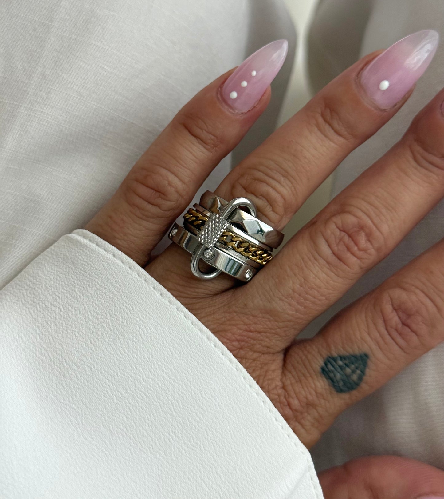 GOLD CHAIN RING (SIZE 7)