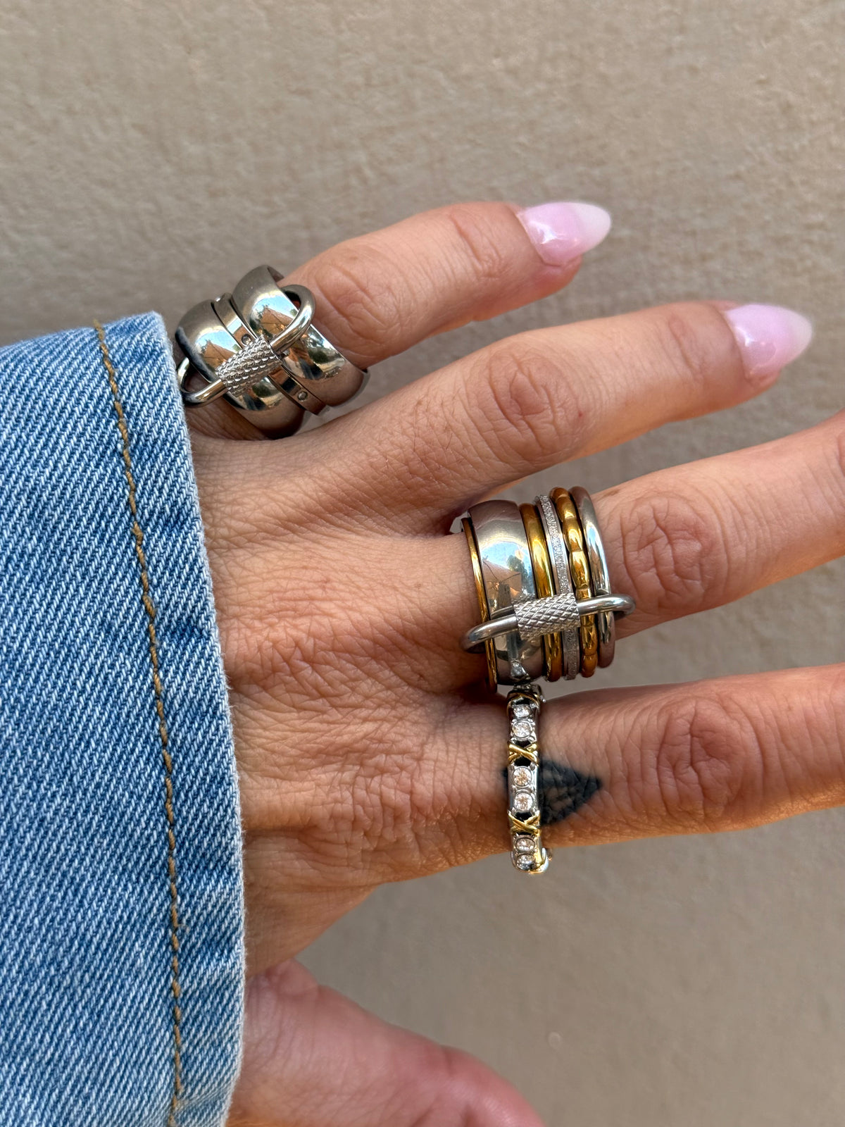 CHEVALIER SILVER RING   (SIZE 6)