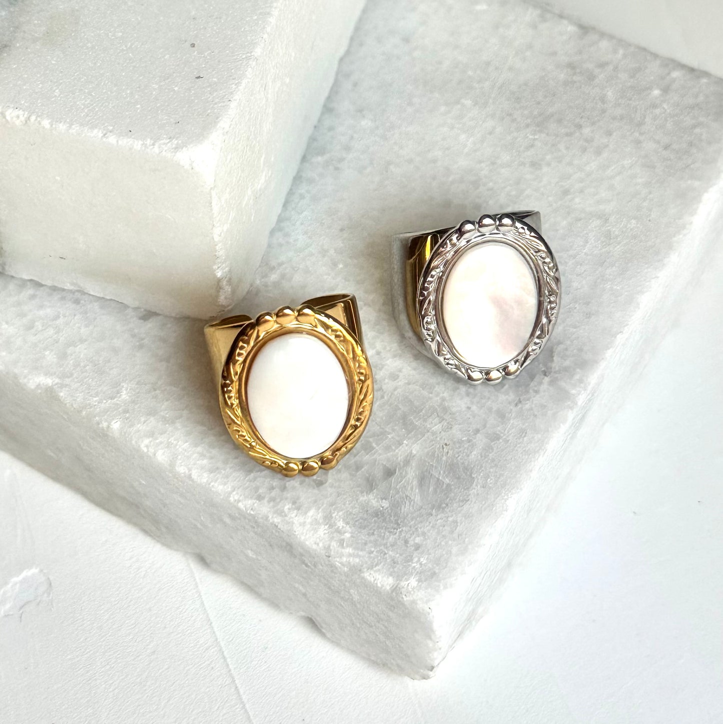 OVAL VINTAGE RING