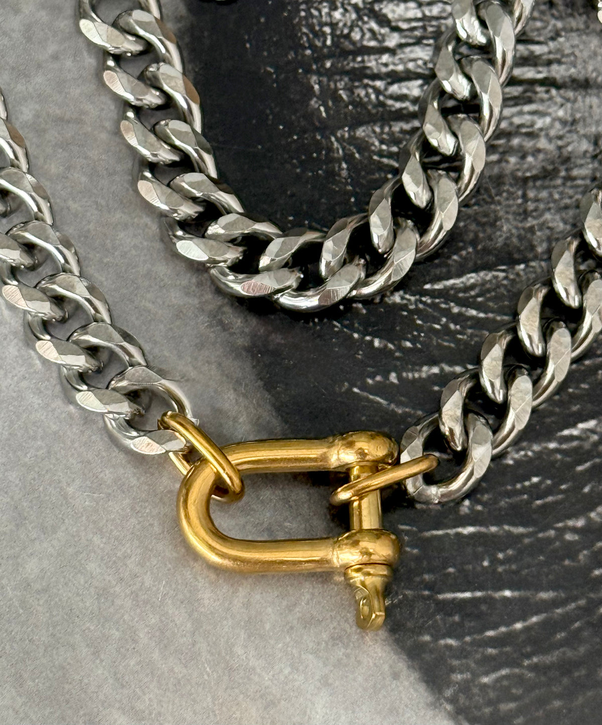 LINK ATTITUDE NECKLACE