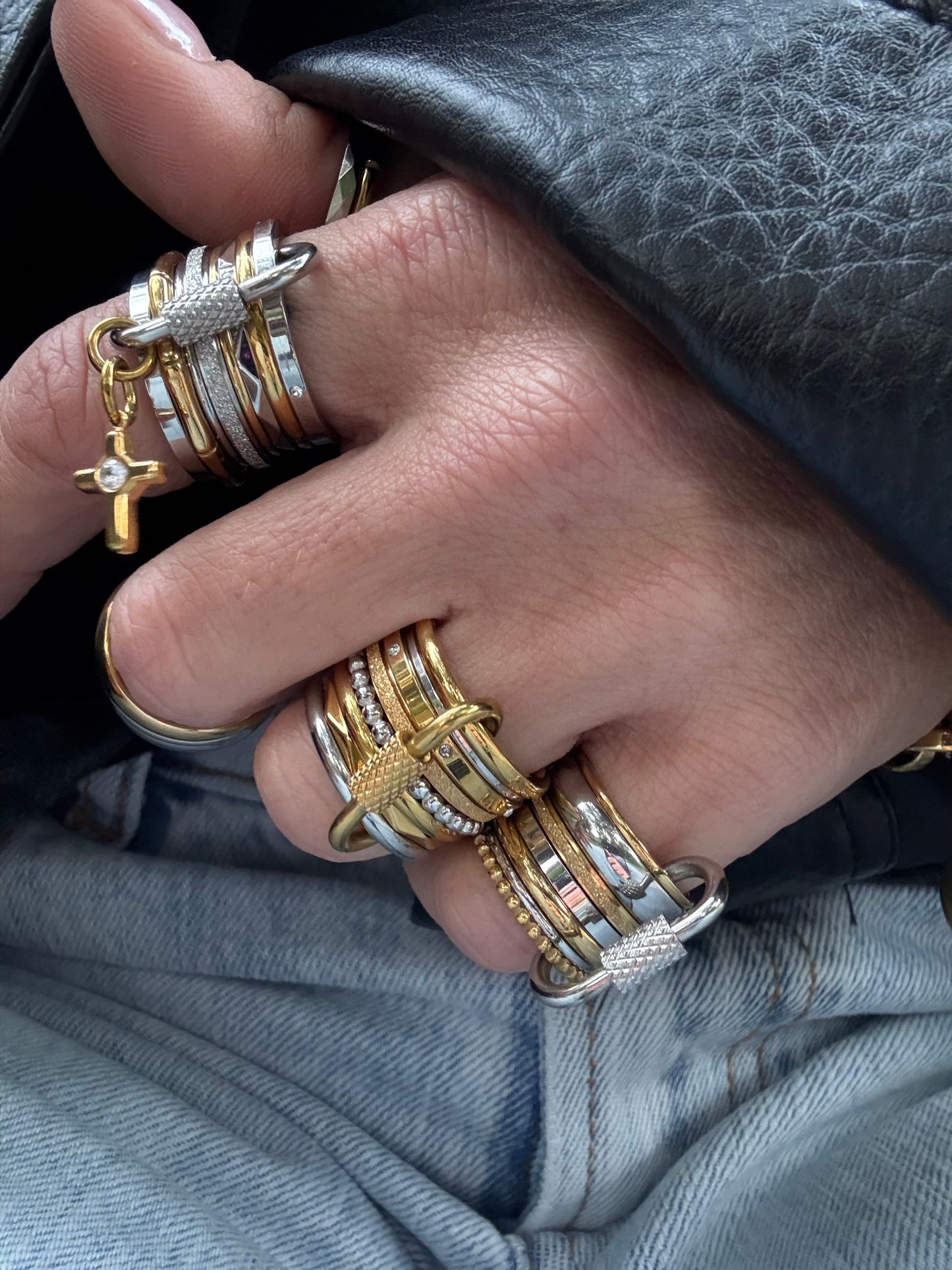 GOLD PASSION RING (SIZE 7)