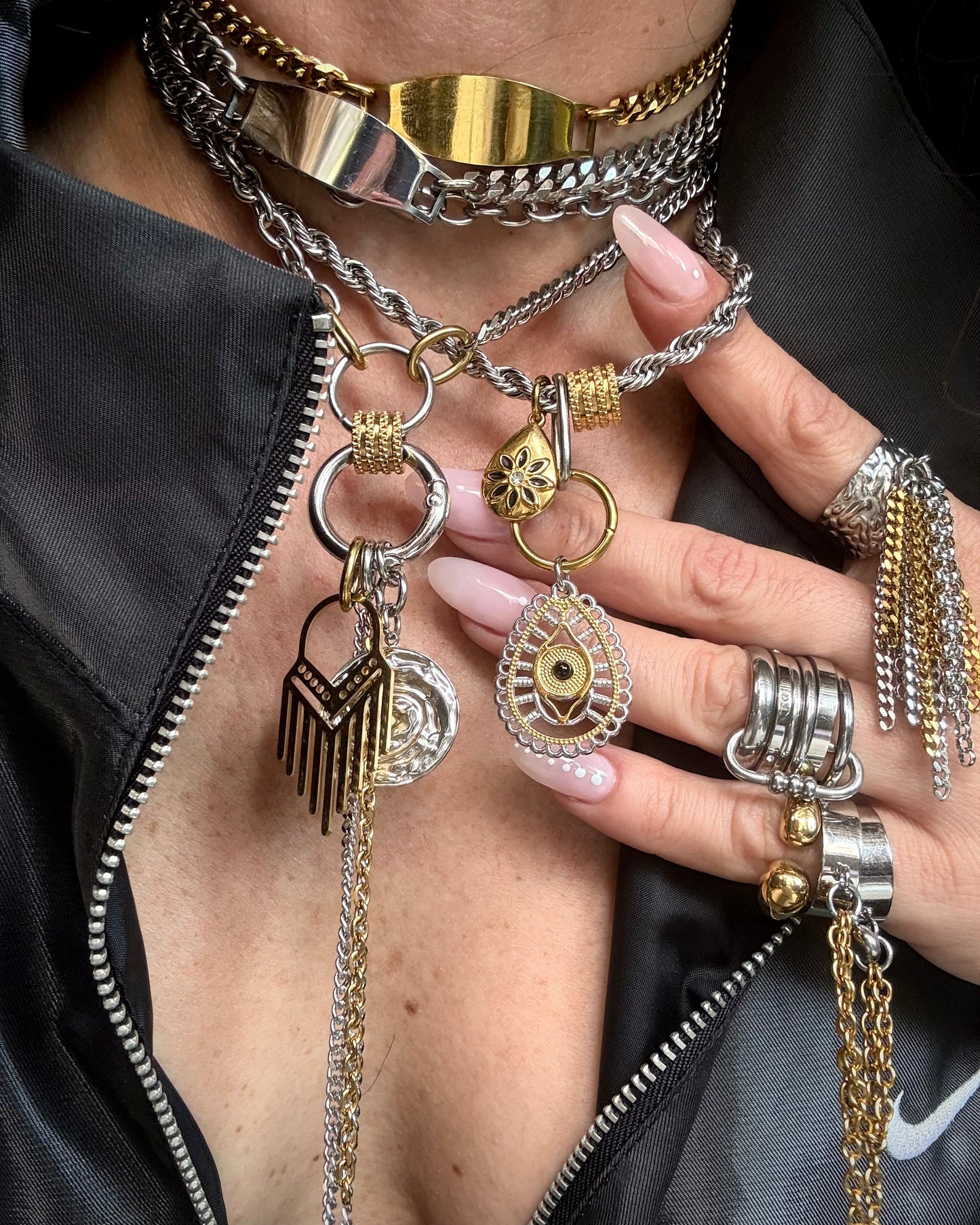 CLICK & TRANSFORM NECKLACE