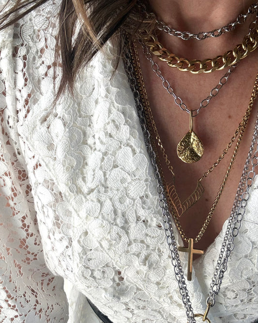 MIXED CHAINS NECKLACE