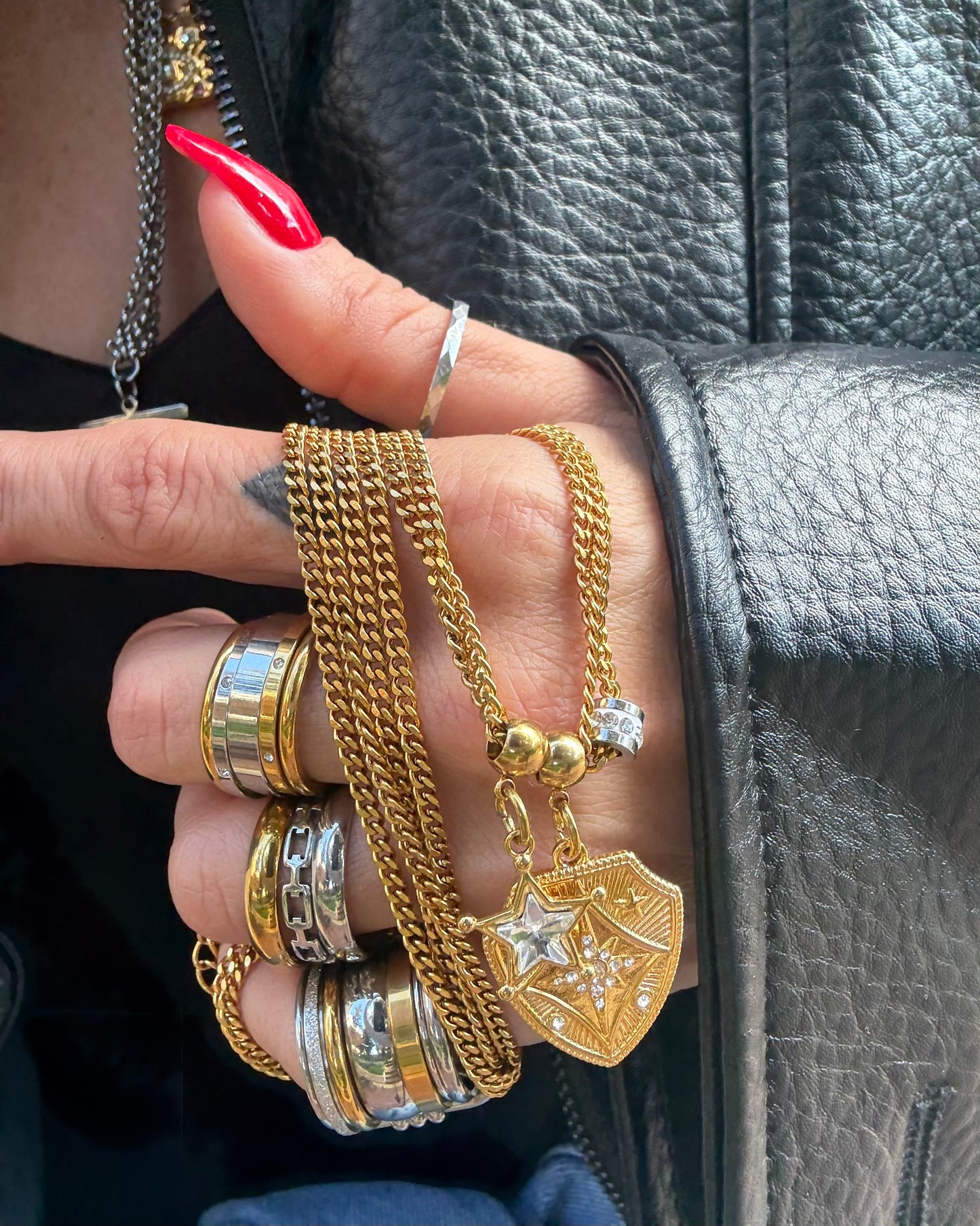 SHIELD & STAR DUALFLOW NECKLACE