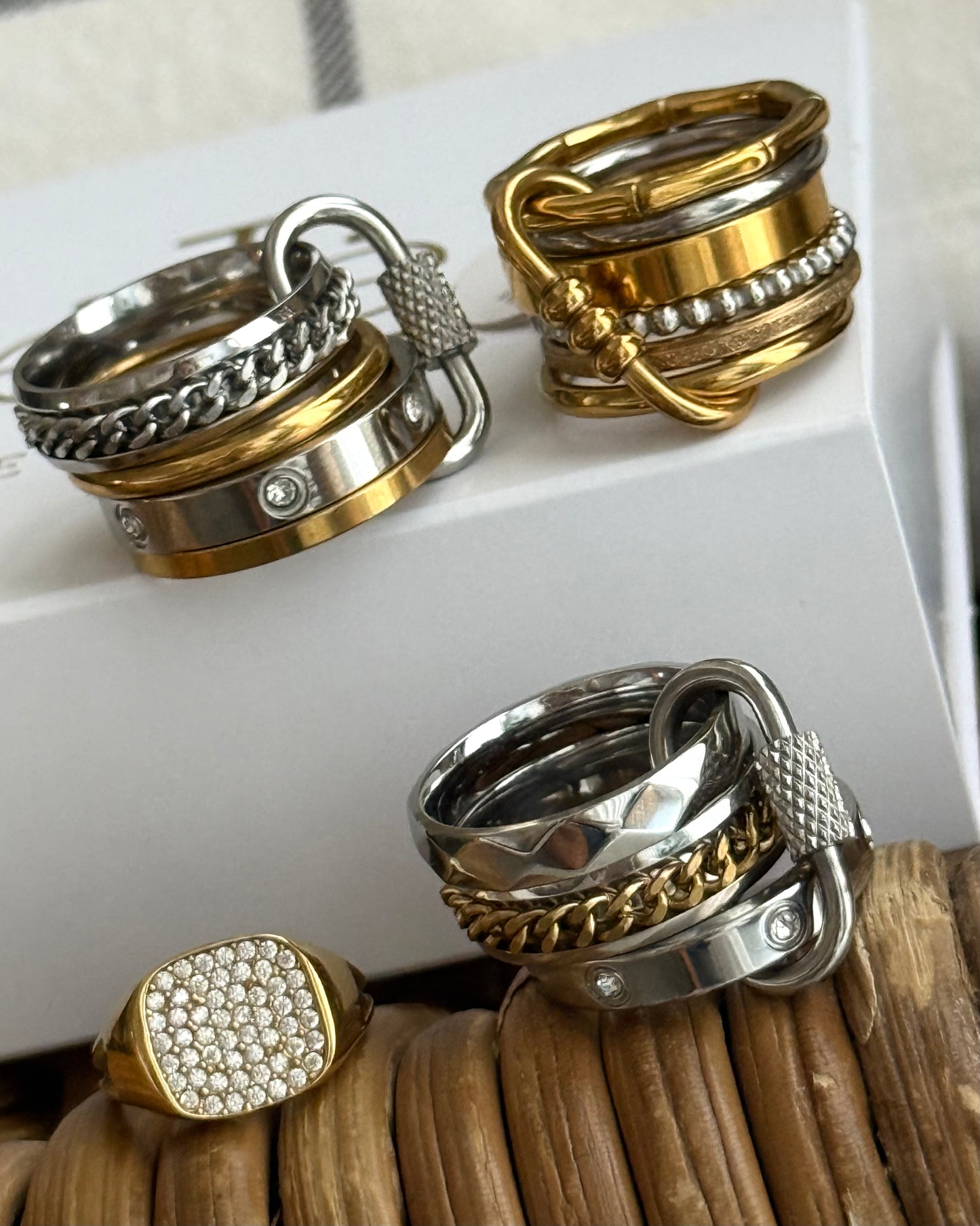 SILVER CHAIN RING (SIZE 8)