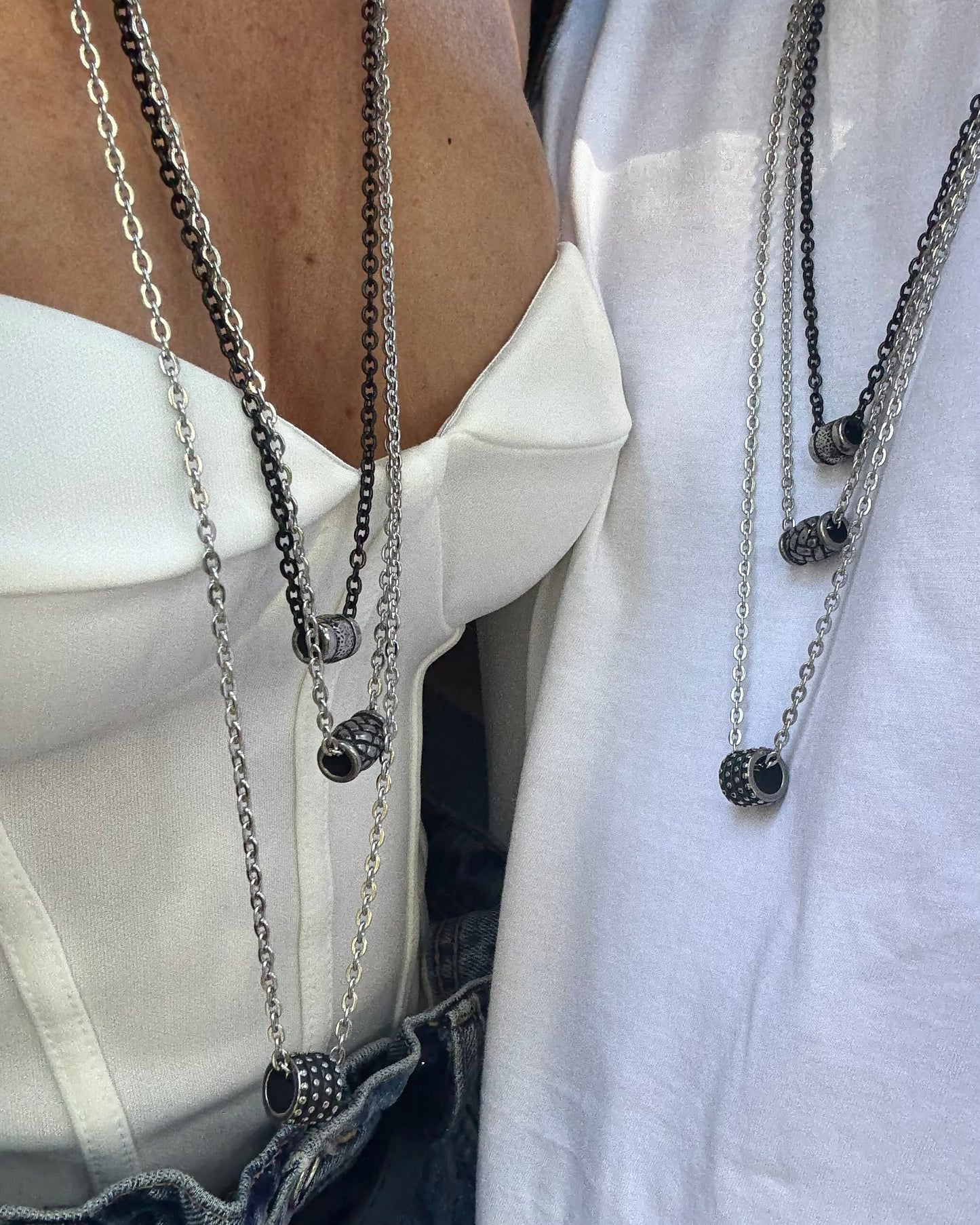 EDGE BARREL NECKLACE