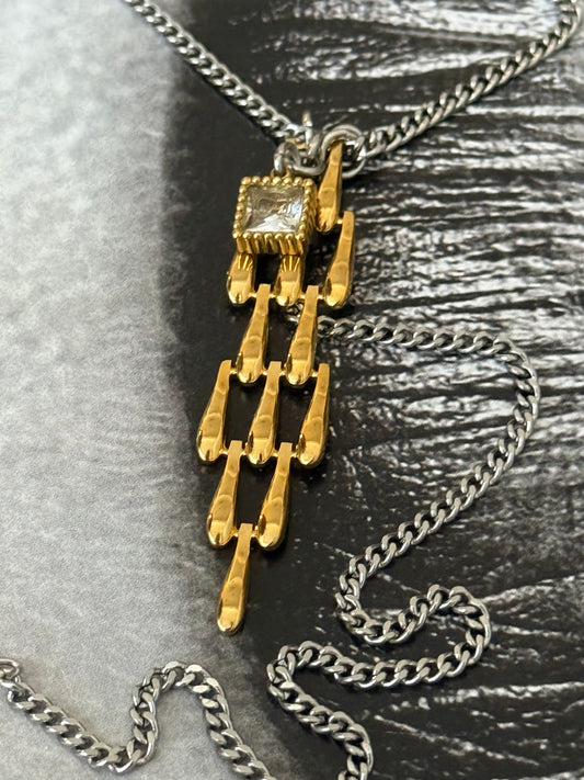 METALLIC FUSION TIE NECKLACE