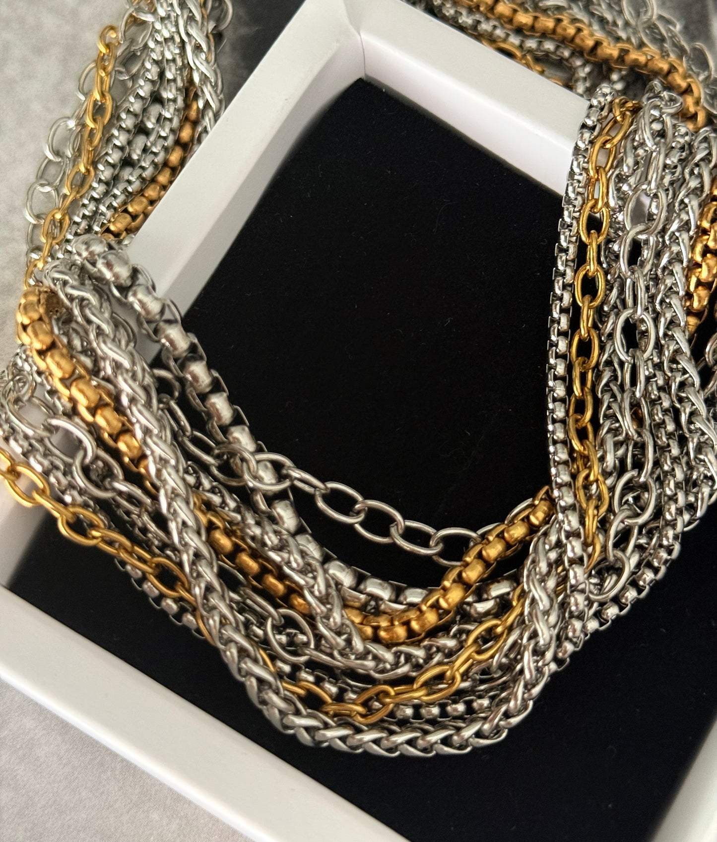 NINE FLOW NECKLACE