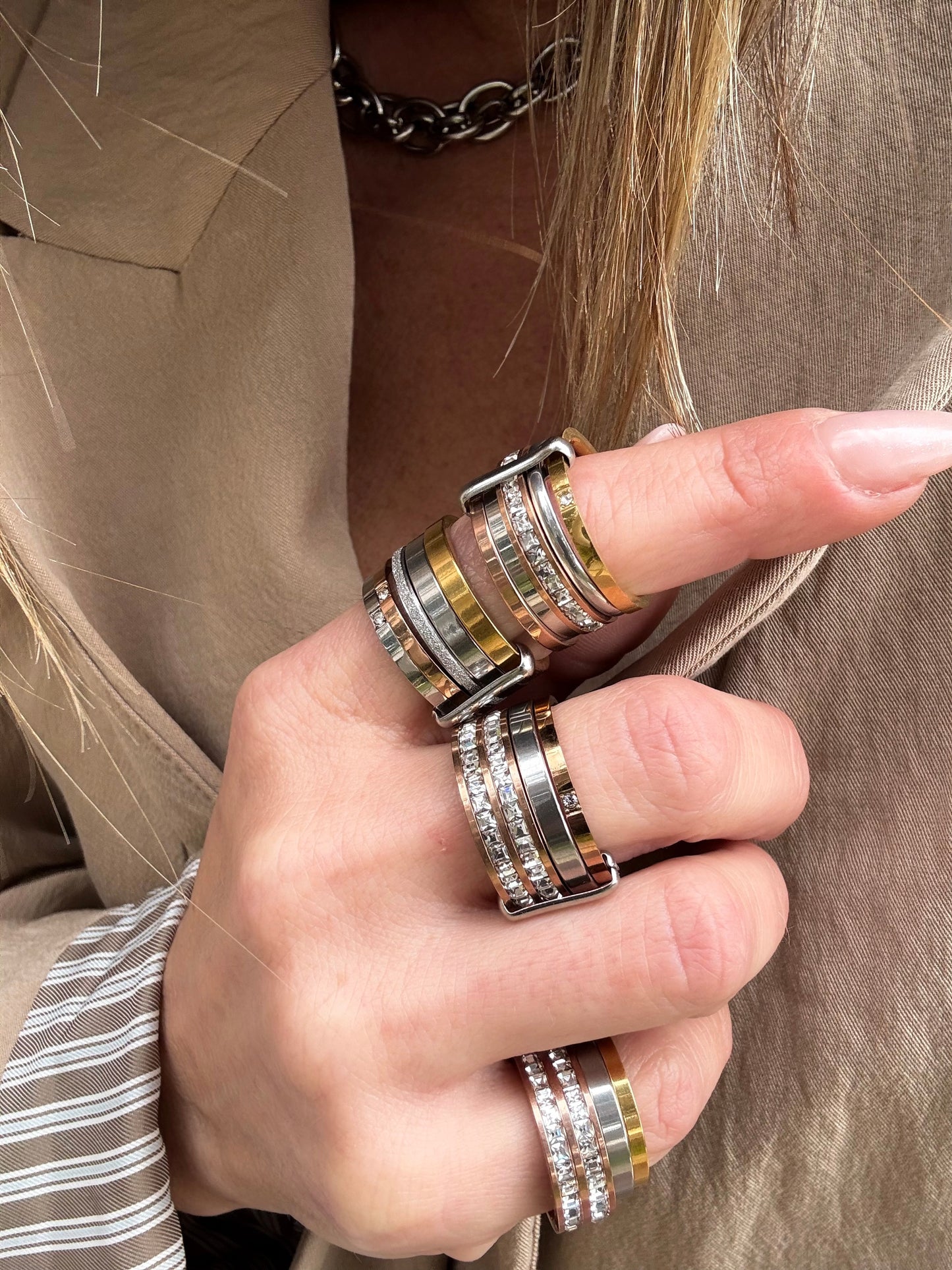 CHEVALIER TRIO RING (Size 6)