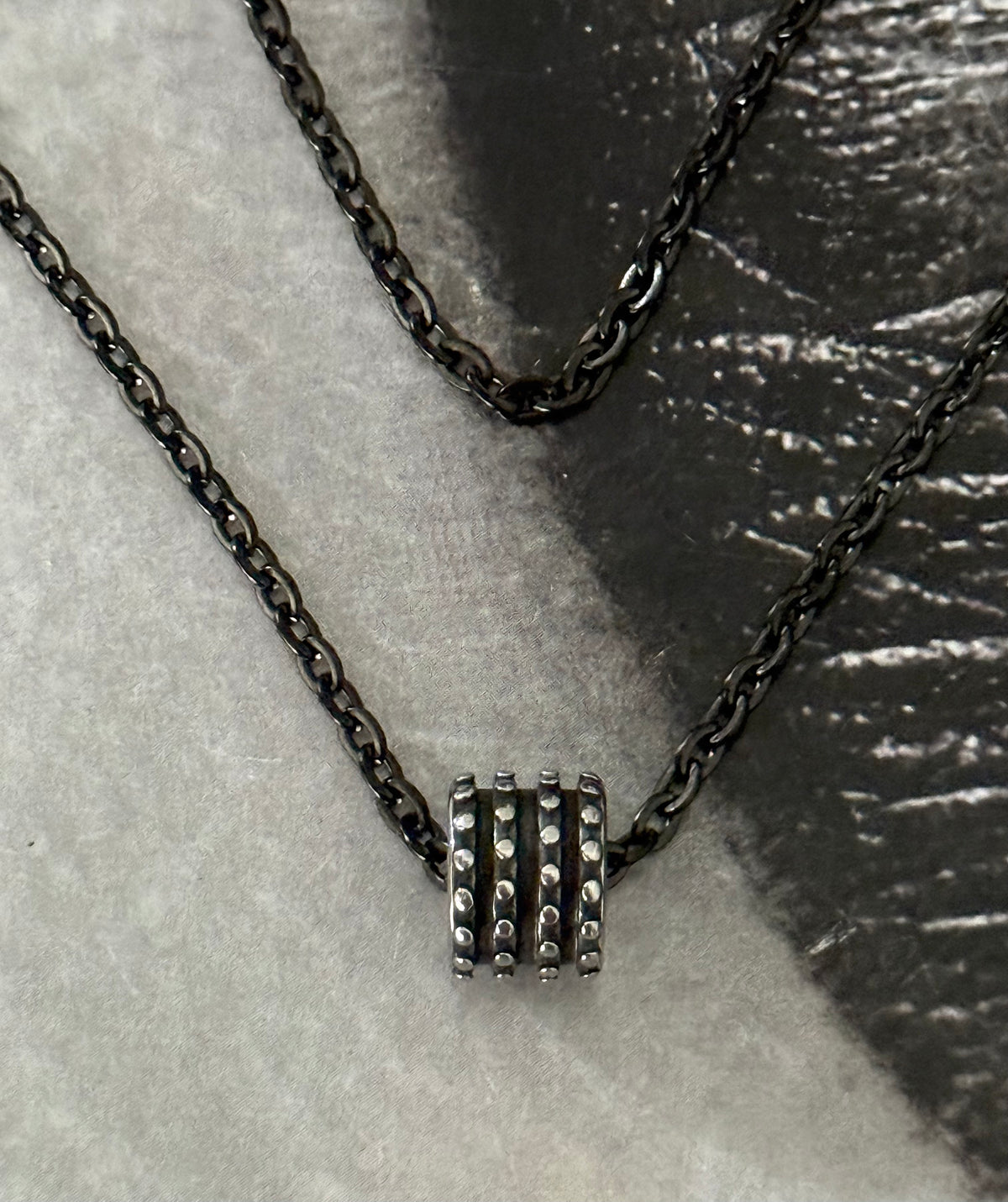 BLACK STUD CHAIN
