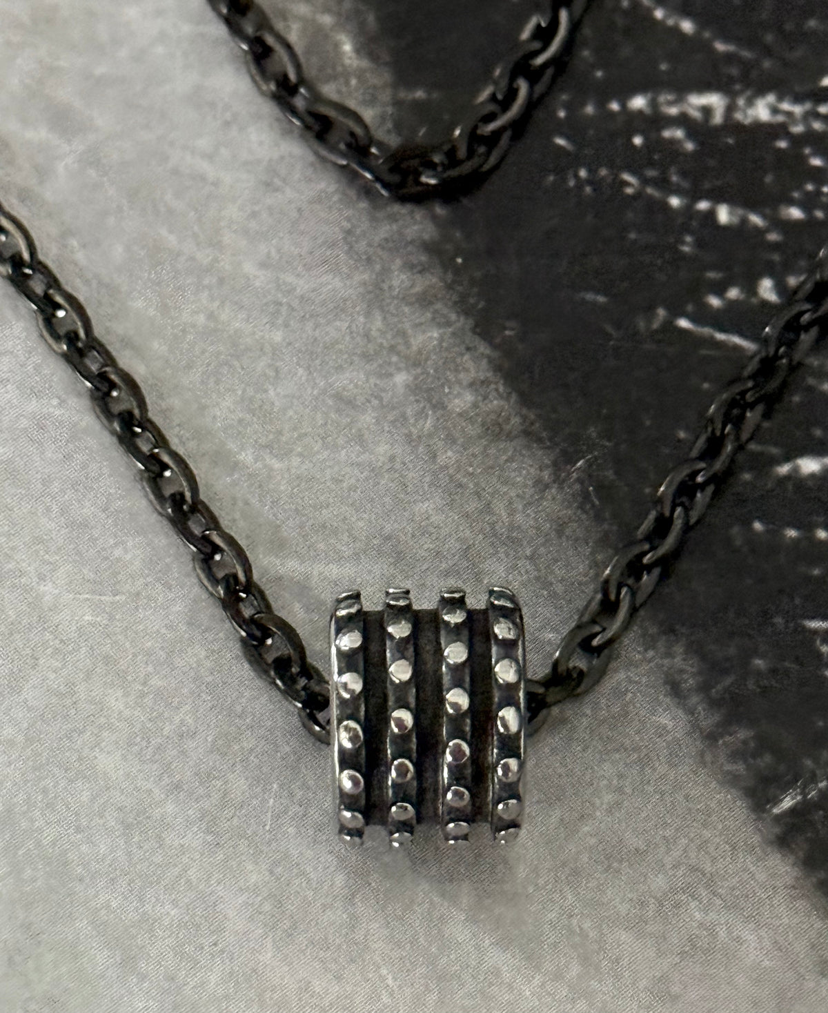BLACK STUD CHAIN